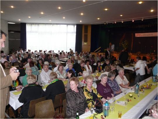 Der mit 280 Personen gut gefüllte Festsaal