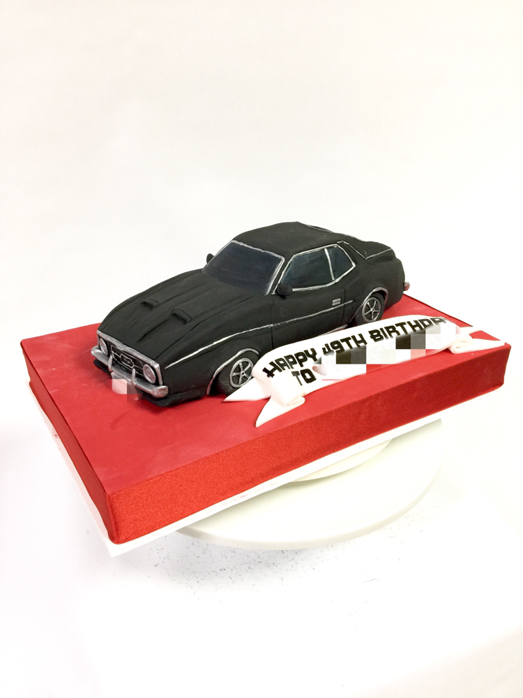 #マスタング #グランデ #アメ車 #マットブラック #実物の車の写真めっちゃかっこよかった #しぶい #車 #誕生日ケーキ #mustang #americancar #mustanggrande #carcake #bdcake #mattblack #cool #blackcar  #pateasucre #freehand #handmade  #fondantcake #🇯🇵