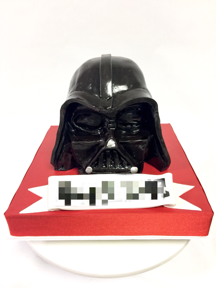 ダースベイダー型ケーキ #starwars #darthvader #starwarscake #darthvadercake #スターウォーズ #ダースベイダー #black  #誕生日ケーキ #生誕祭 #ケーキ #cake #cakedecorating #handmade #sculptedcake #fondantwork #fondantcake #pateasucre #pastadizucchero #japanmade #🇯🇵