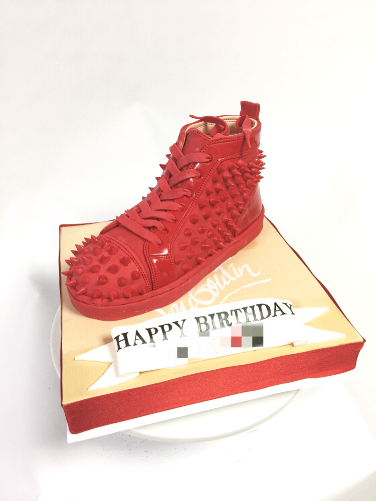 #スニーカー #ルブタン #とげとげ #ケーキ #赤 #ルブタンケーキ #誕生日ケーキ #kicks #sneakers #louboutin #louboutincake #fondantcake #red #🇯🇵
