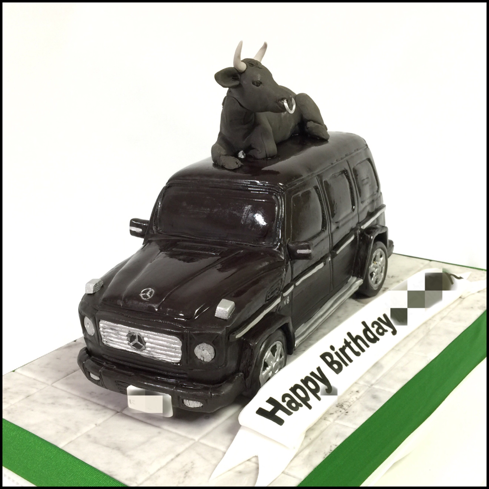 #ベンツ #gクラス #牛さん #車ケーキ #黒牛 #🐃 #メルセデス #メルセデスベンツ #誕生日ケーキ #mercedes #mercedesbenz #benz #gclass #gklasse #G55 #g55 #mercedeslovers #carcake #mercedescake #japan #Blackcow #fondantfigure  #cake #fondantwork #fondantcake #pateasucre #sekerhamuru #pastadizucchero #🇯🇵 #luxurycars