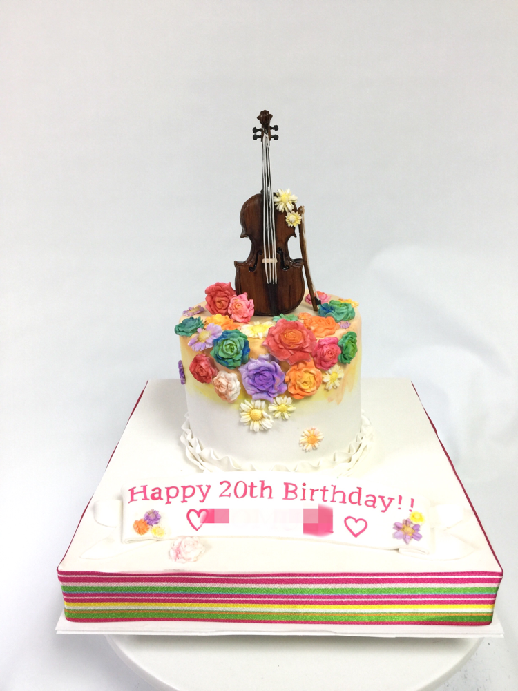 #チェロ #誕生日ケーキ #春っぽく #カラフルお花 #お花は型を使ってみました #カラーでオリジナリティ #チェロは手作業 #手しごと #大人可愛い #20歳 #音楽  #cello #cellocake #music #colorful #flowers #spring #fondantfigure  #cake #fondantwork #fondantcake #pateasucre #sekerhamuru #pastadizucchero #🇯🇵#Japan
