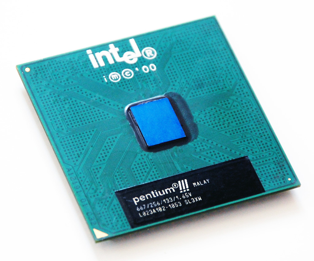 Intel Pentium III CPU MUSEUM MUSEUM OF MICROPROCESSORS & DIE