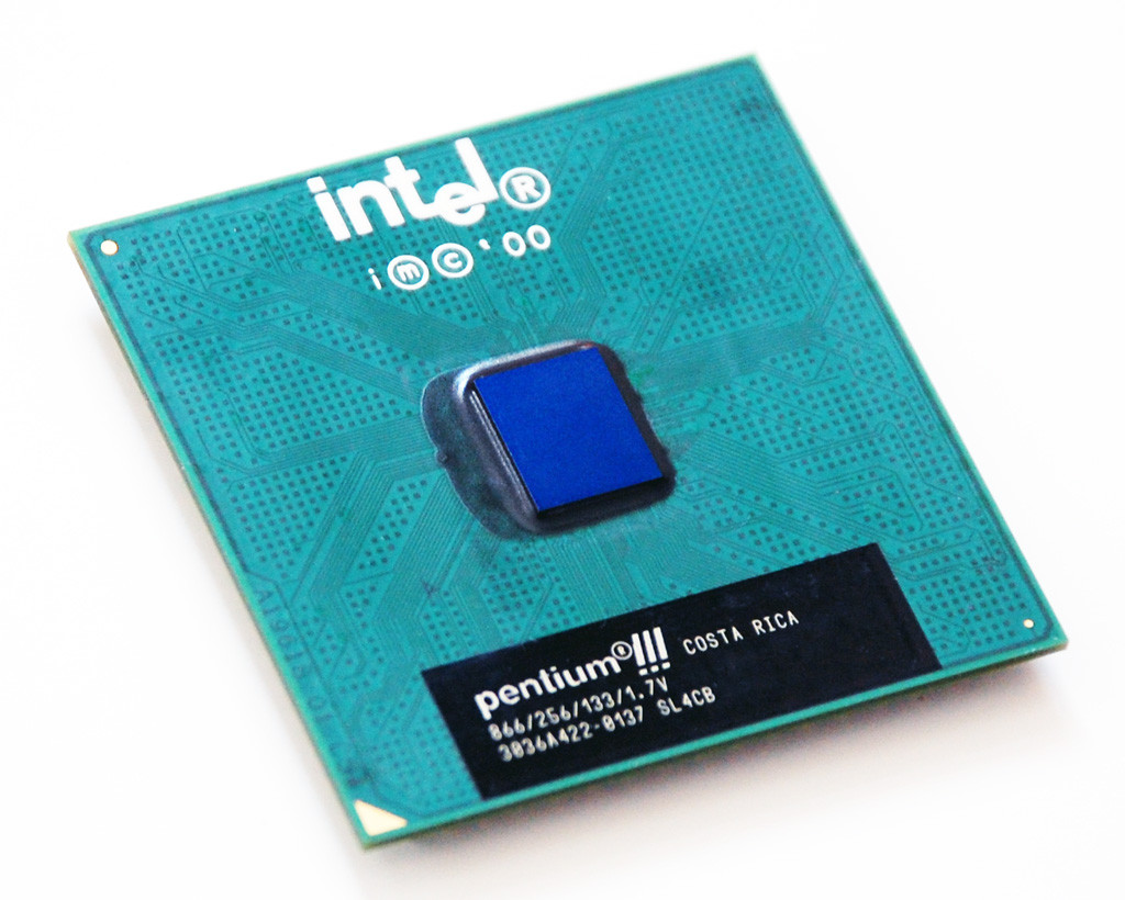 Intel Pentium III CPU MUSEUM MUSEUM OF MICROPROCESSORS & DIE