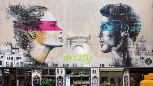 <alt="art streetart facade géante peinture murale festival des constellations de metz france french artist urbaan art urbain facade graffiti art carrefour city streetart metz région lorraine grand est">