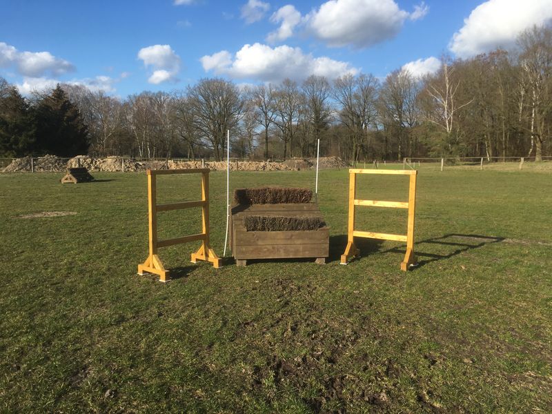 Fangständer   180€/Paar   (bei Höhe 140cm und Breite 100cm)