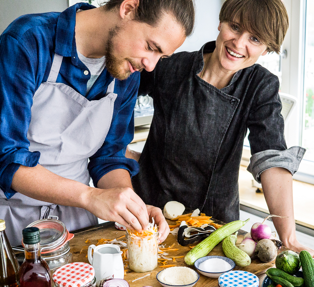 ZU HAUSE KOCHEN IST DAS NEUE DING