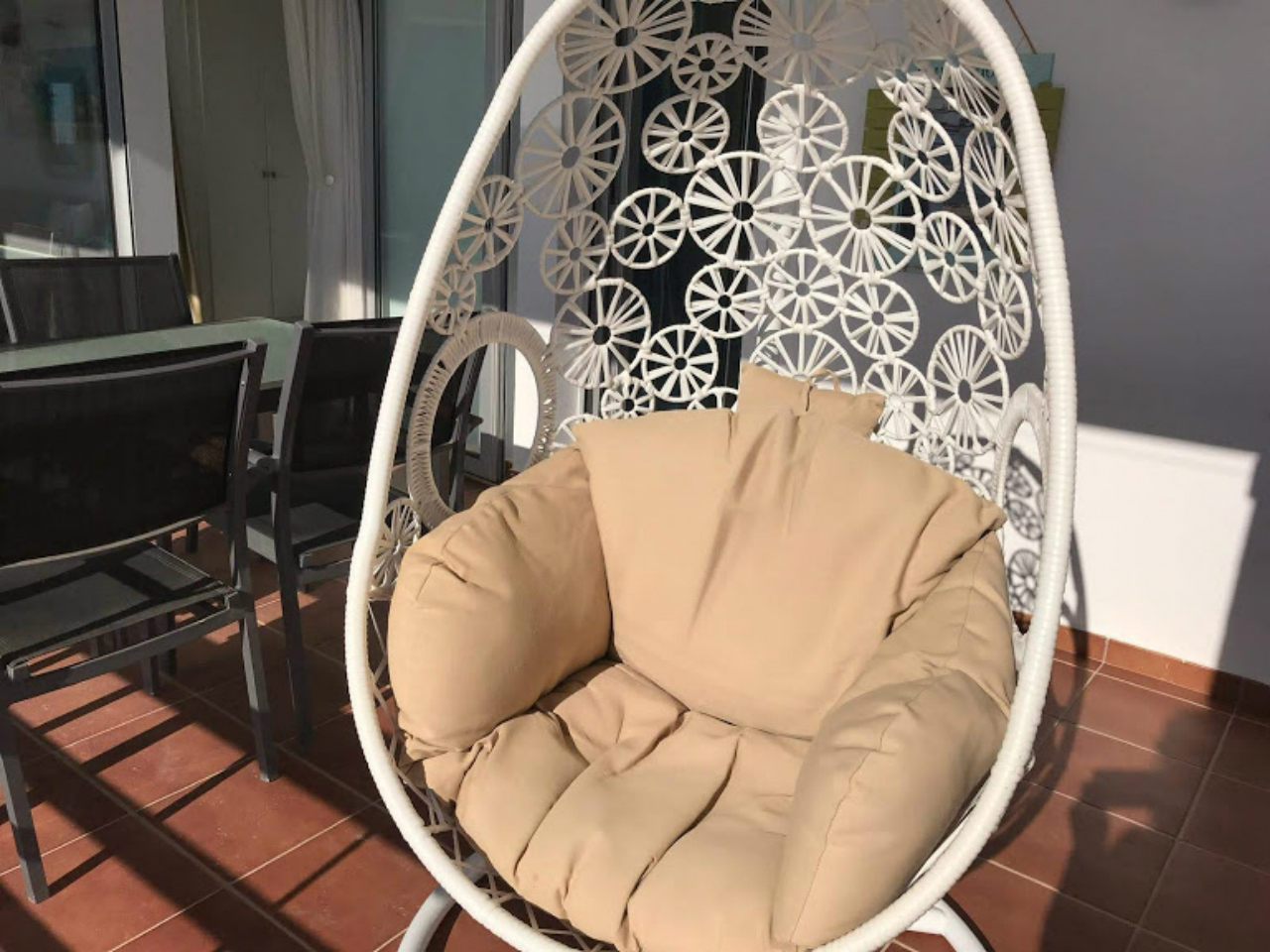 Fauteuil balancer sur terrasse