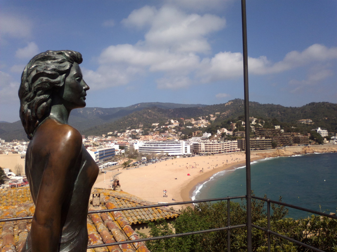 Statue of Ava Gardner life-size in Tossa