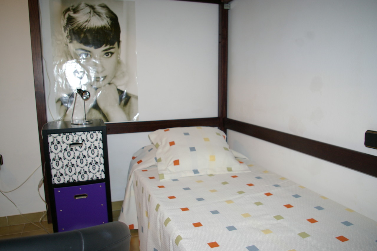 double bed and single bed