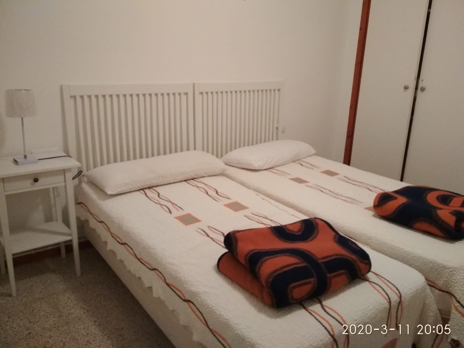 dormitorio 1 con dos camas individuales que se puede unir 