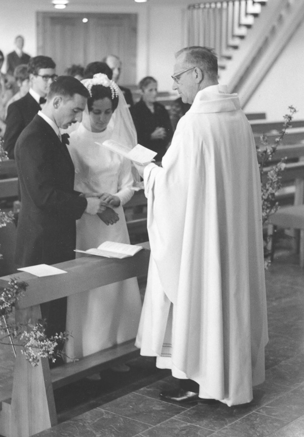 Heirat in der Marienkirche Mollis, Pfr. Josef Schwitter leitet den Gottesdienst.