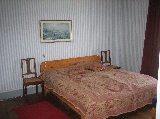Das Schlafzimmer - links - der Ferienwohnung Wernze in Sainte Anne la Palud - Bretagne