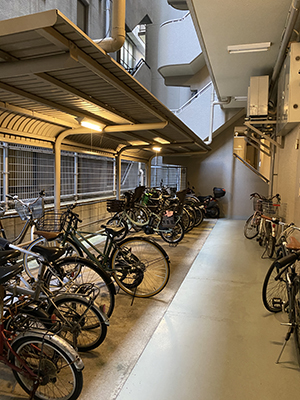 ビル内自転車置き場