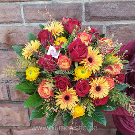Blumensträuße und Fairtrade-Rosen