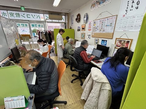 雪交じりの寒い朝です！