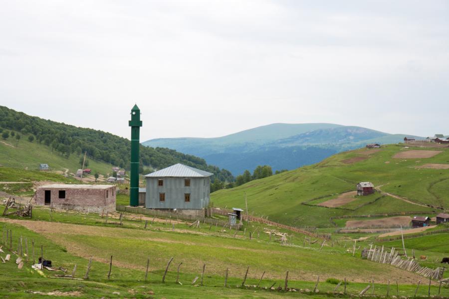 Moscheen prägen das Bild in der Grenzregion zur Türkei