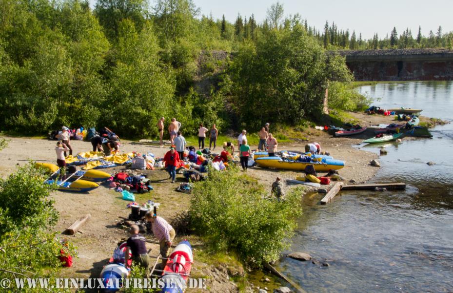 Bootsevent auf dem Fluss Umba