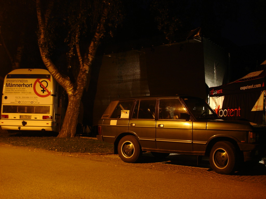 Theatermobil verwandelt den VS Hof in ein Theater!