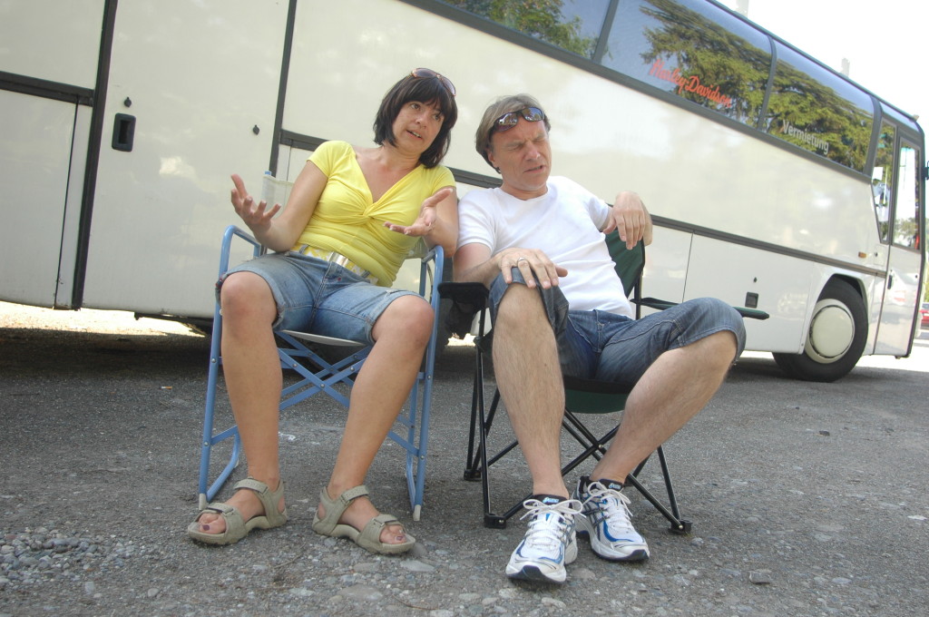 Regie und Regieassistentin mit dem typischen Probengesichtsausdruck!,-)