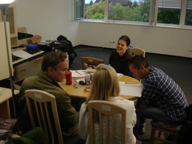 eva, unsere regieassistenz, ... gaaaaanz wichtig!