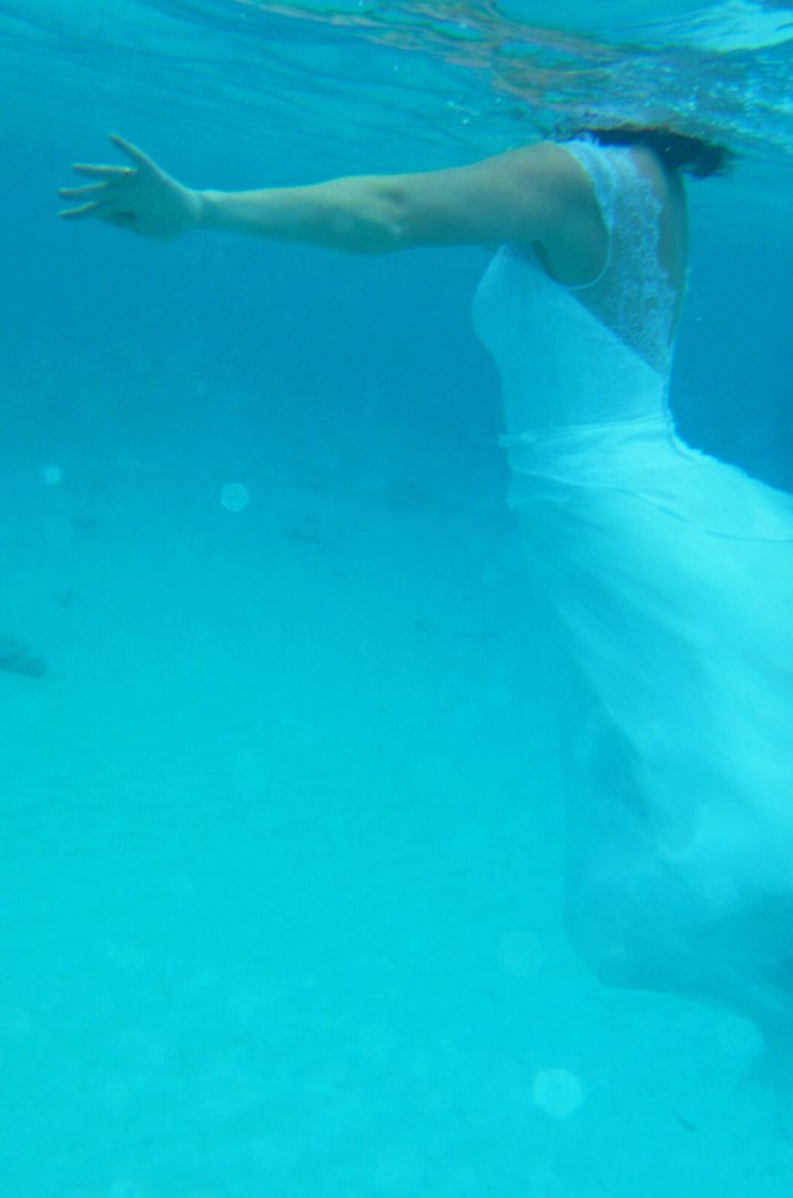 Hochzeitsfotos unter Wasser