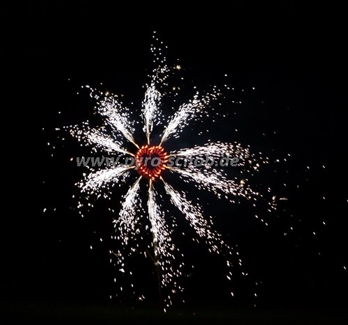 Lichterbild Herz rot mit Fontänenkranz
