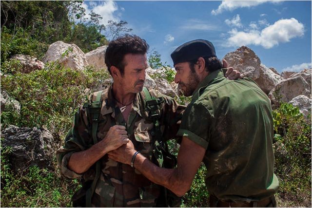 Jurassic Attack (2013)
