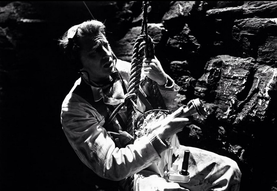 X... L'Inconnu (1956)