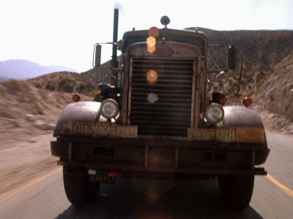 Duel de Steven Spielberg - 1971 / Thriller - Horreur