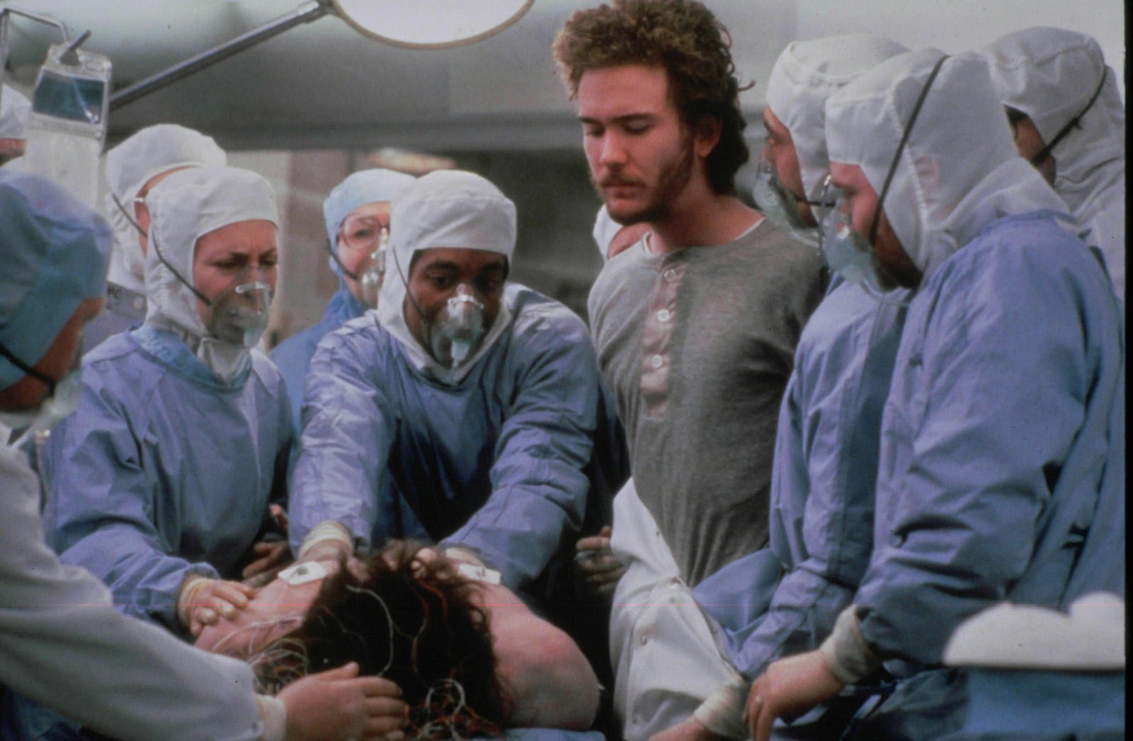 Сериал звездные врата женщина во льду. Замерзшая девушка джин хиллиард. Девушку замороженную 40 лет назад. Девушку замороженную 40 лет назад. Stargate sg-1 замороженная.