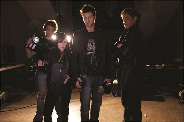 Grave Encounters (2011) 