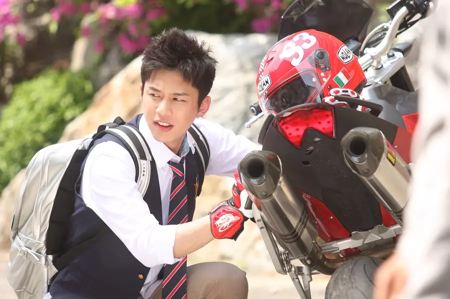 Death Bell 2 - Le Camp de La Mort (2010)