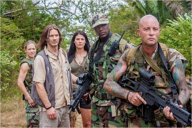 Jurassic Attack (2013)