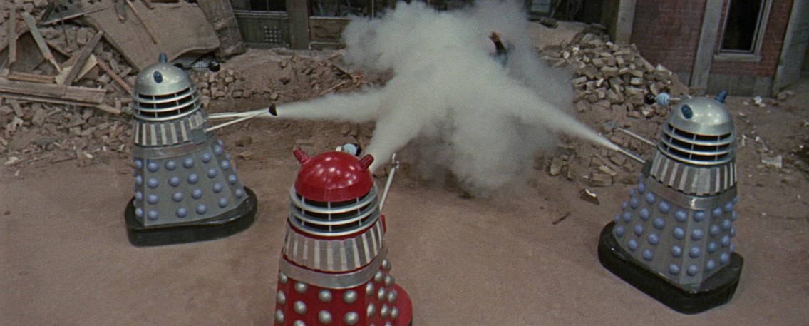 Les Daleks Envahissent la Terre (1966) 