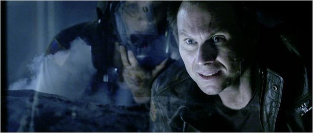 Alien War de Roger Christian - 2012