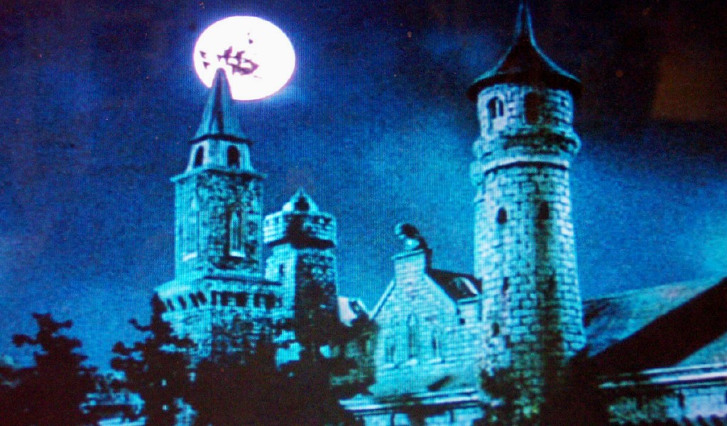 Elvira Et Le Château Hanté (2001) 