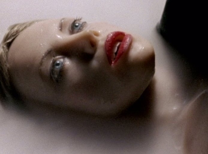 Dead Doll (2004) 