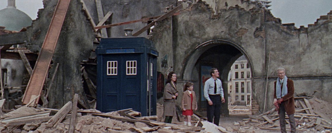 Les Daleks Envahissent la Terre (1966) 