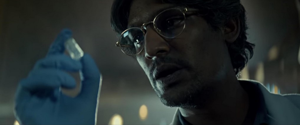 In The Shadow Of The Moon (2019) 