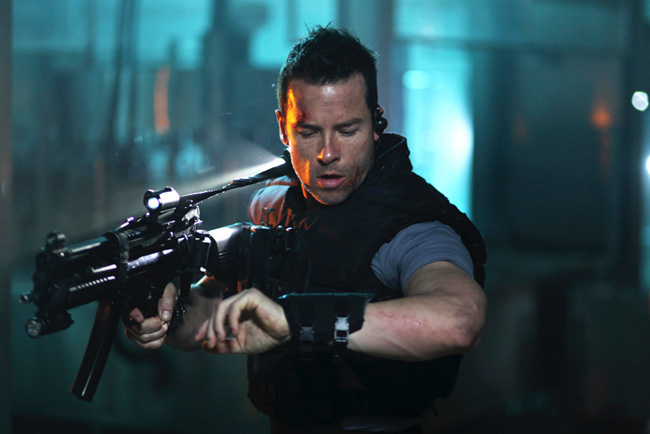 Lock Out (2012) 