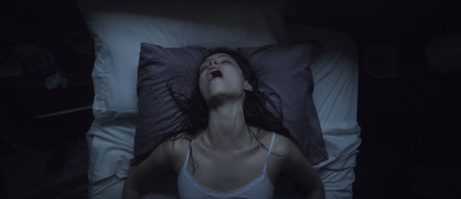 Starry Eyes (2014)