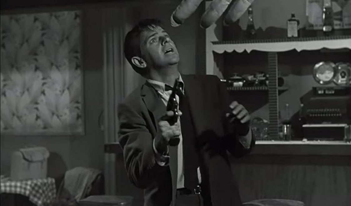 L'Attaque De La Femme De 50 Pieds (1958) 