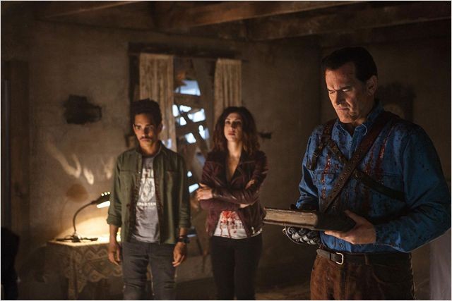 Ash Vs. Evil Dead de Sam Raimi - 2015 / Série - Horreur - Comédie - Gore