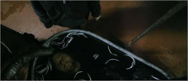 Below Zero de Justin Thomas Ostensen - 2011