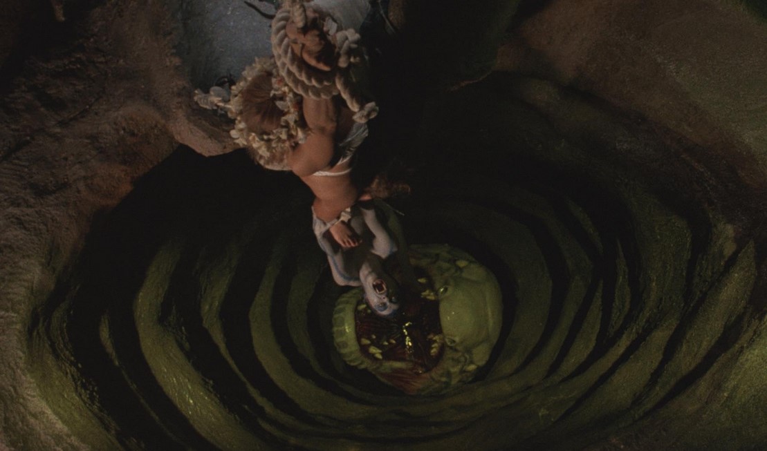 Le Repaire Du Ver Blanc (1988)