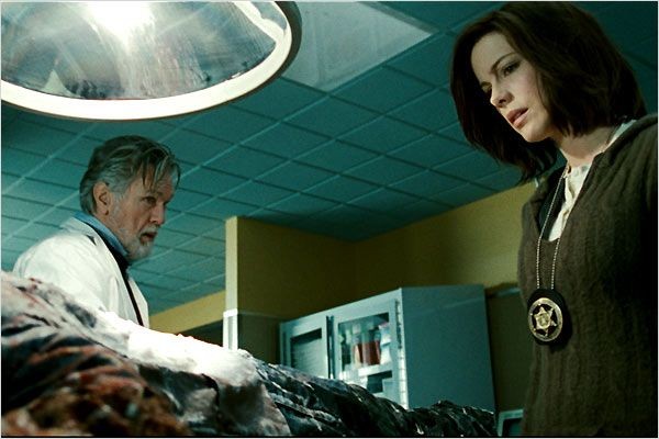 Whiteout (2009)
