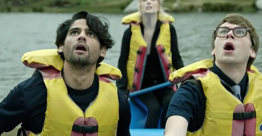 Dam Sharks ! (2016)