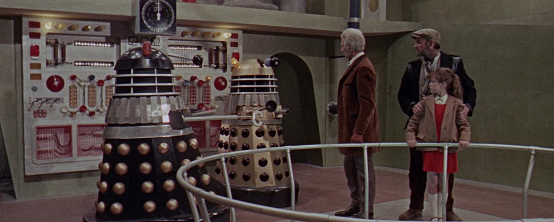 Les Daleks Envahissent la Terre (1966) 