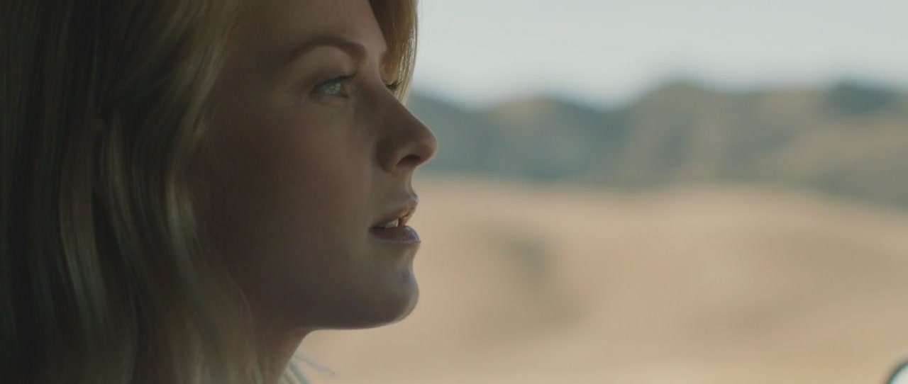 Curve (2015)